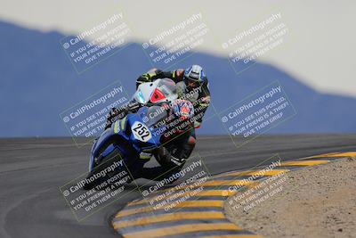 media/Jan-14-2023-SoCal Trackdays (Sat) [[497694156f]]/Turn 12 (120pm)/